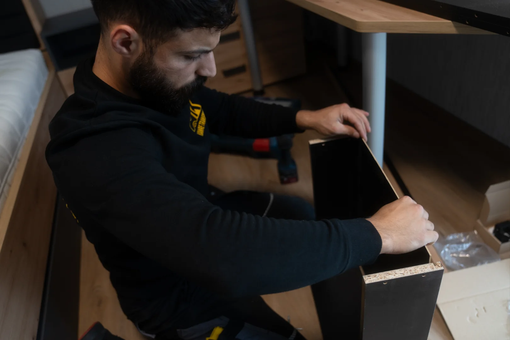 kawre-transport-umzug-montage-regal-schrauben-01