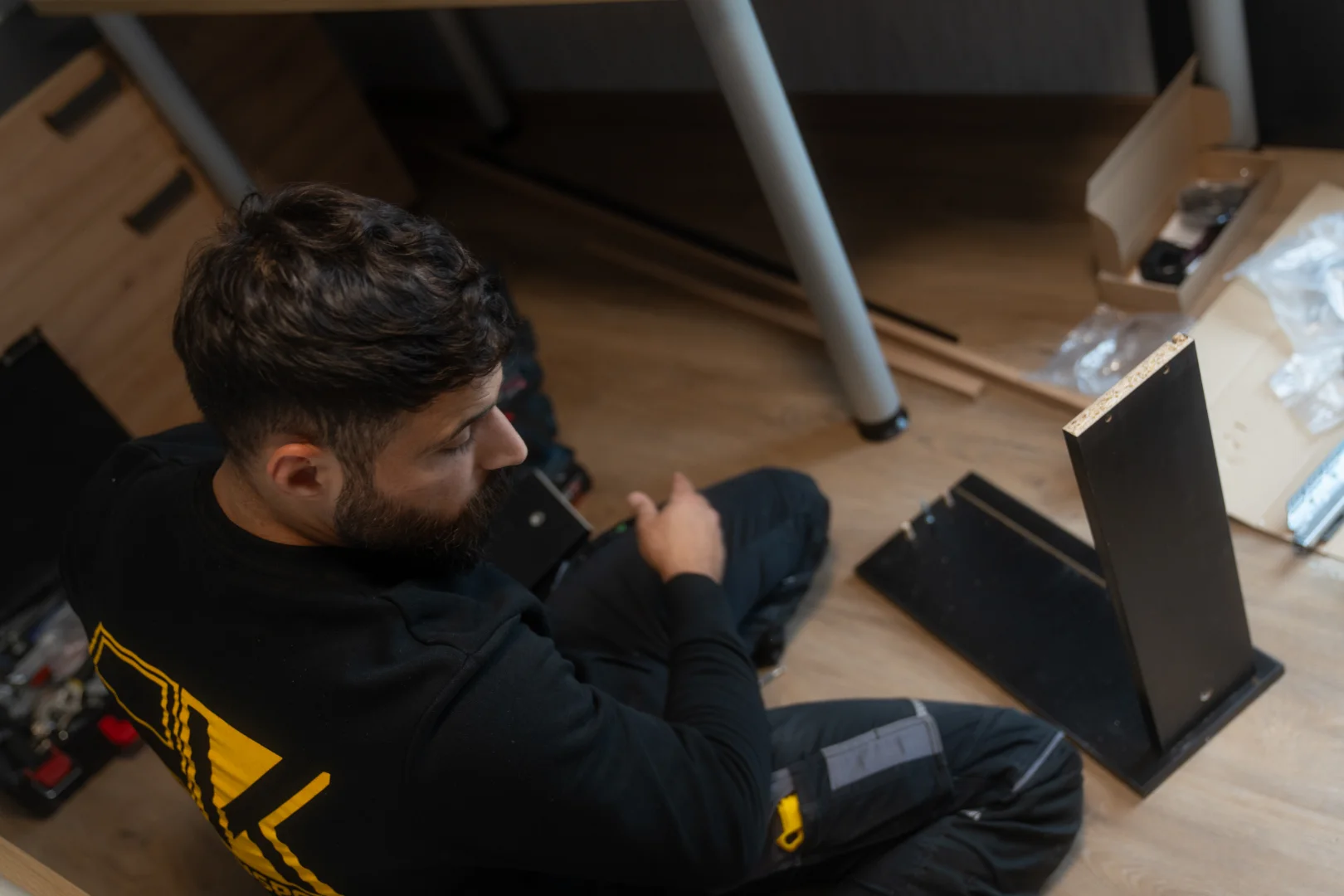 kawre-transport-umzug-montage-regal-schrauben-02