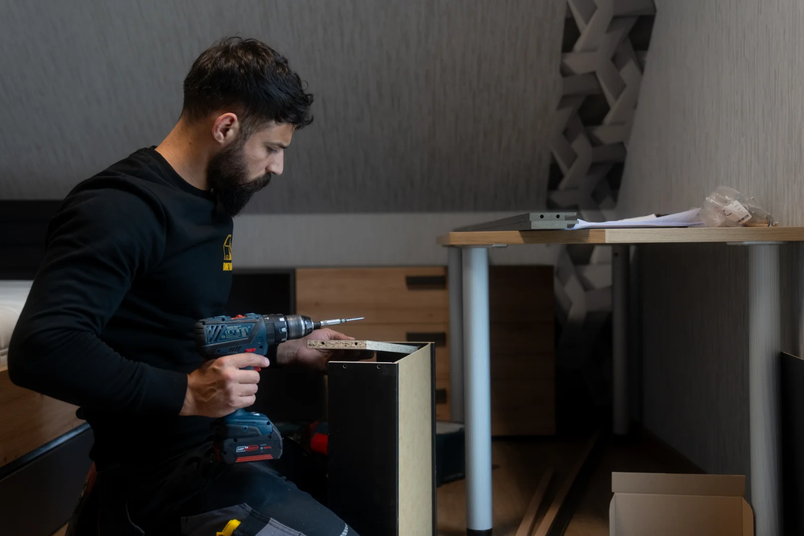 kawre-transport-umzug-montage-regal-schrauben-03