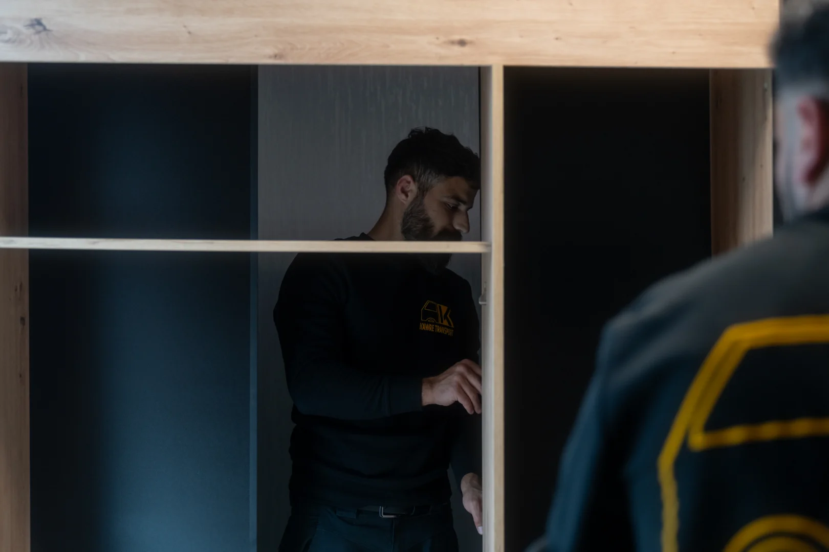 kawre-transport-umzug-montage-schrank-schrauben-01