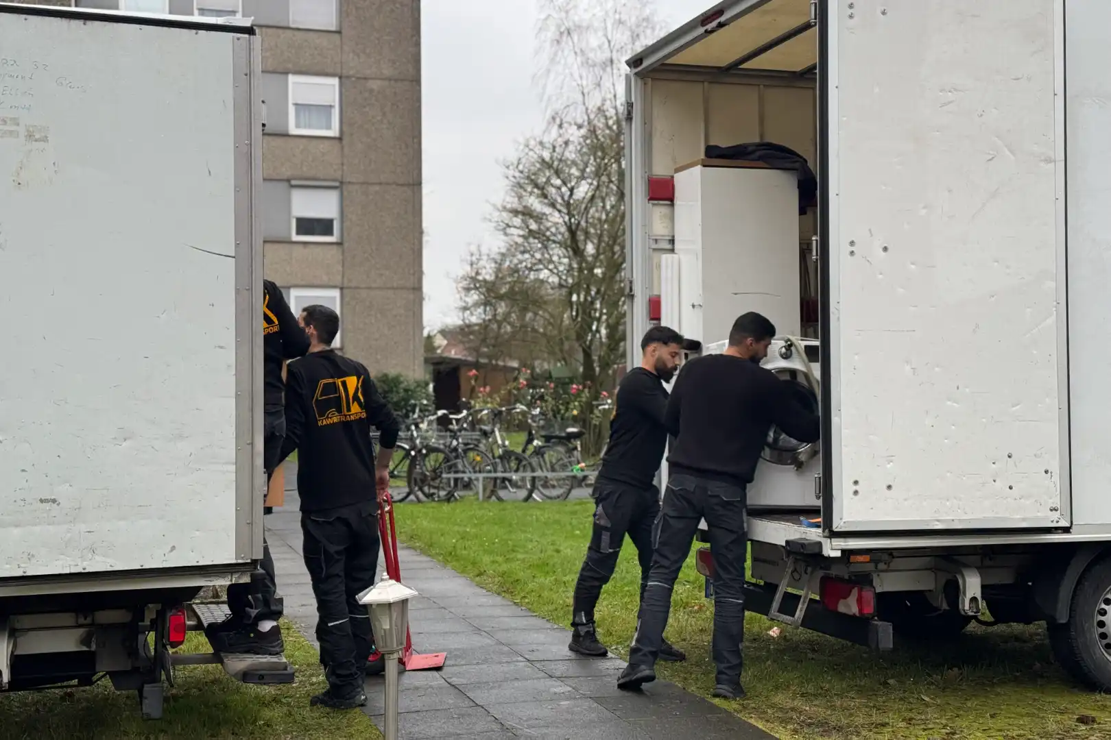 kawre-transport-umzug-transporter-beladen